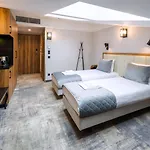 Sky Hotel 4*