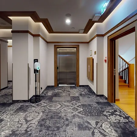 Sky Hotel 4*